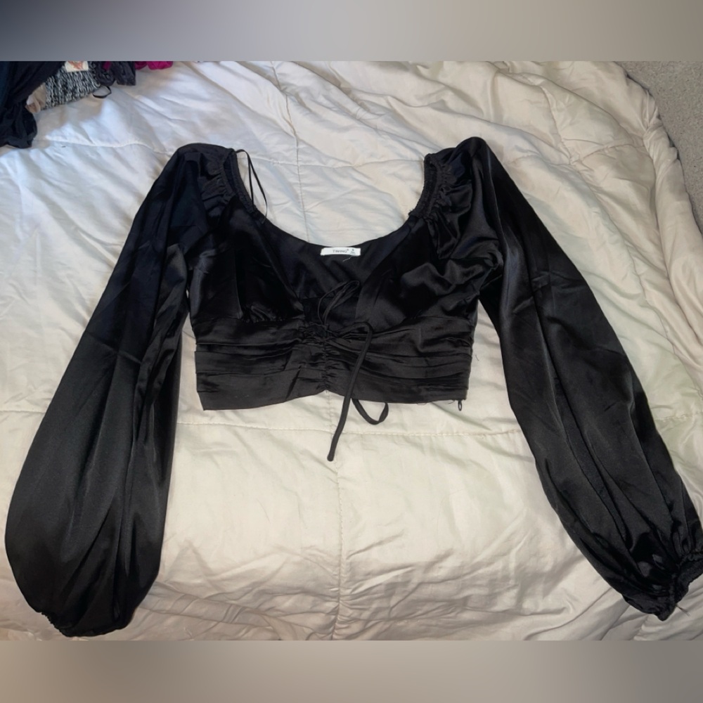Long sleeve crop top blouse